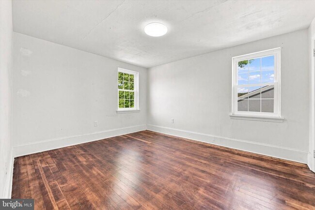 Building Photo - 162 Rosemont Ave