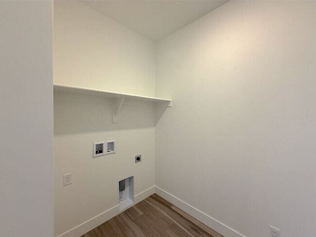 Building Photo - Desert Color Condo 2 bd, 2 bt, 1 Car Garage