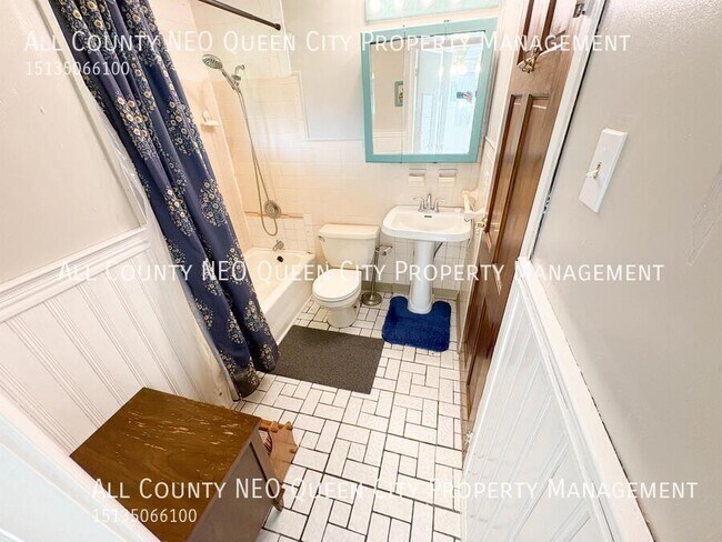Building Photo - 3692 Elmira Dr