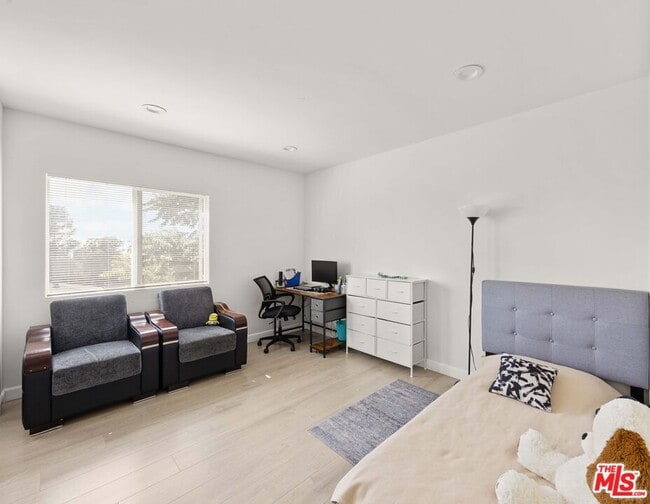 Building Photo - 7752 Le Berthon St