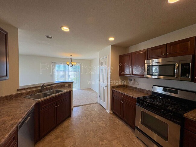 Building Photo - 12839 Mayfair Way