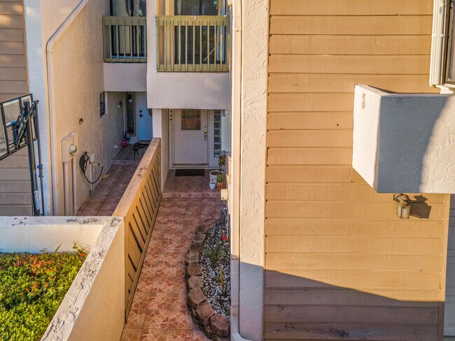 Building Photo - 22860 Ironwedge Dr