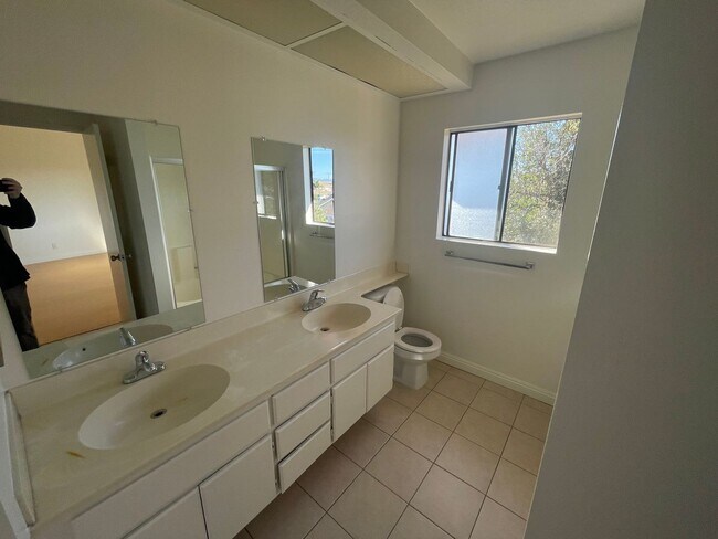 Building Photo - 24399 Fiji Dr