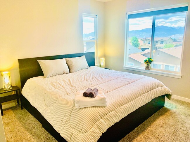 Building Photo - $2828 | 6BR/4BR | Fully Furnished Home in Wolf Ranch Cumbre Vista Neighborhood