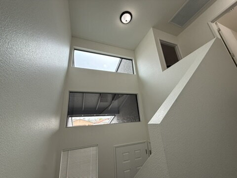 Building Photo - 3 bed 2 bath with garage $1,400 Rent