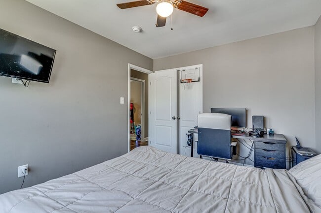 Building Photo - Beautiful 5 Bedroom Home in Clinton MD