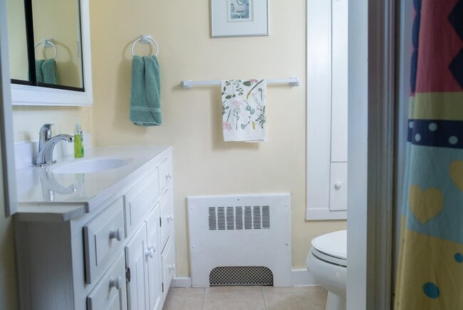 Building Photo - 180 Highland St