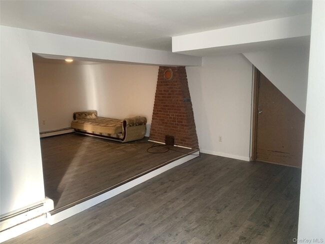 Building Photo - 225 Colden Hill Rd