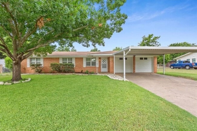 Building Photo - 316 Cranbrook Dr