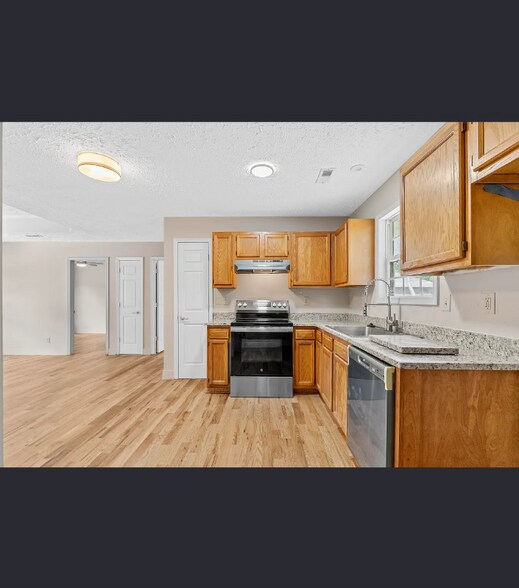 Building Photo - 1623 W Hovey St