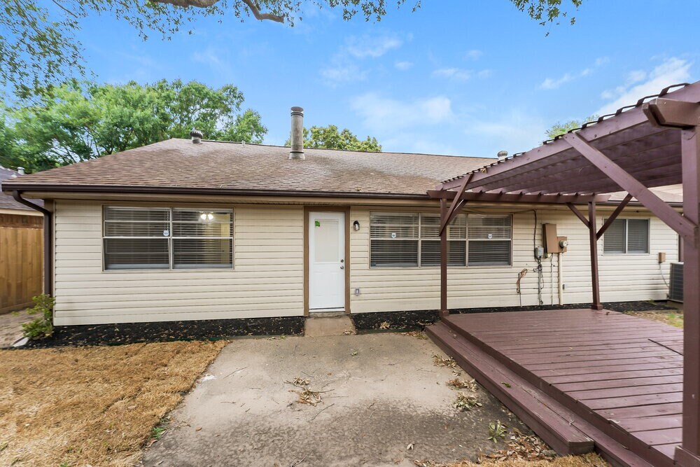 Building Photo - 2406 Heathergold Dr