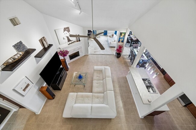 Building Photo - 2802 White Sands Dr