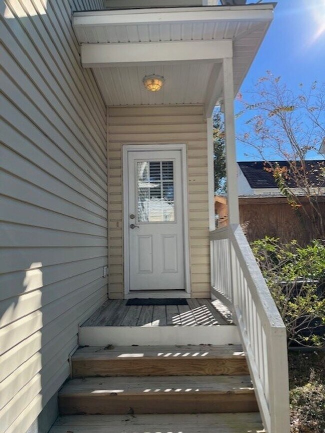 Building Photo - Lovely Home in the Love Grove subdivision!