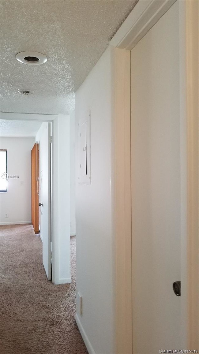 Building Photo - 8132 NW 15th Manor