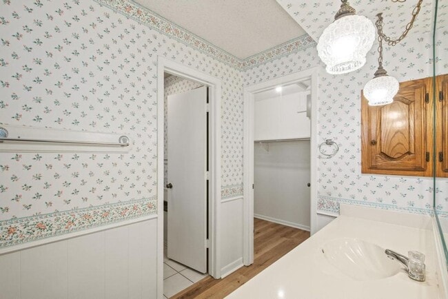 Building Photo - Charming 3-Bedroom Home with Garden Oasis