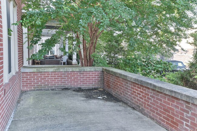 Building Photo - 2037 N 2nd St