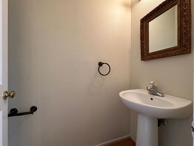 Building Photo - PECCOLE RANCH