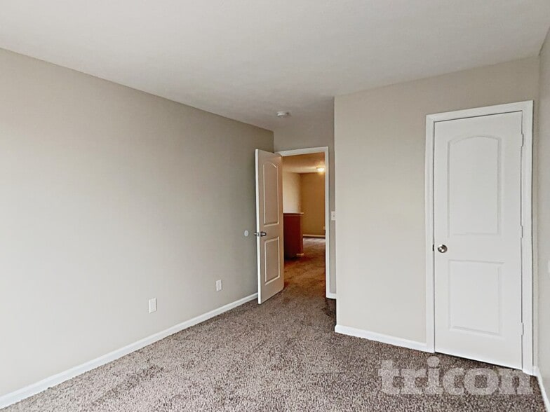 Building Photo - 501 Foliage Ln