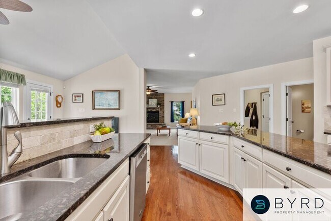 Building Photo - 6018 Red Setter Ln