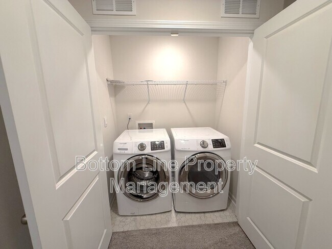 Building Photo - 8109 Murray Br Dr