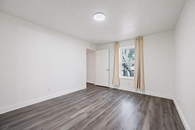 Building Photo - 10733 Braes Bend Dr