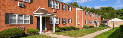 Building Photo - Lynnebrook Gardens Apartments