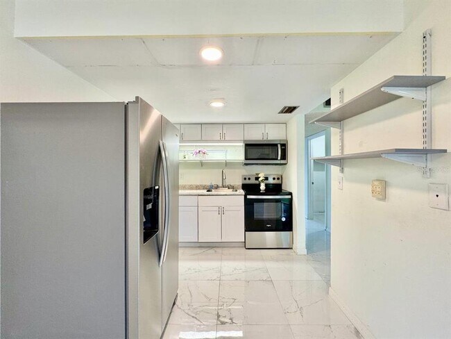 Building Photo - 1095 82nd Terrace N
