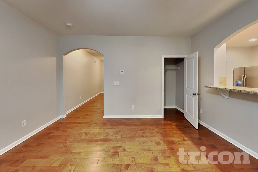 Building Photo - 216 Stillwood Dr