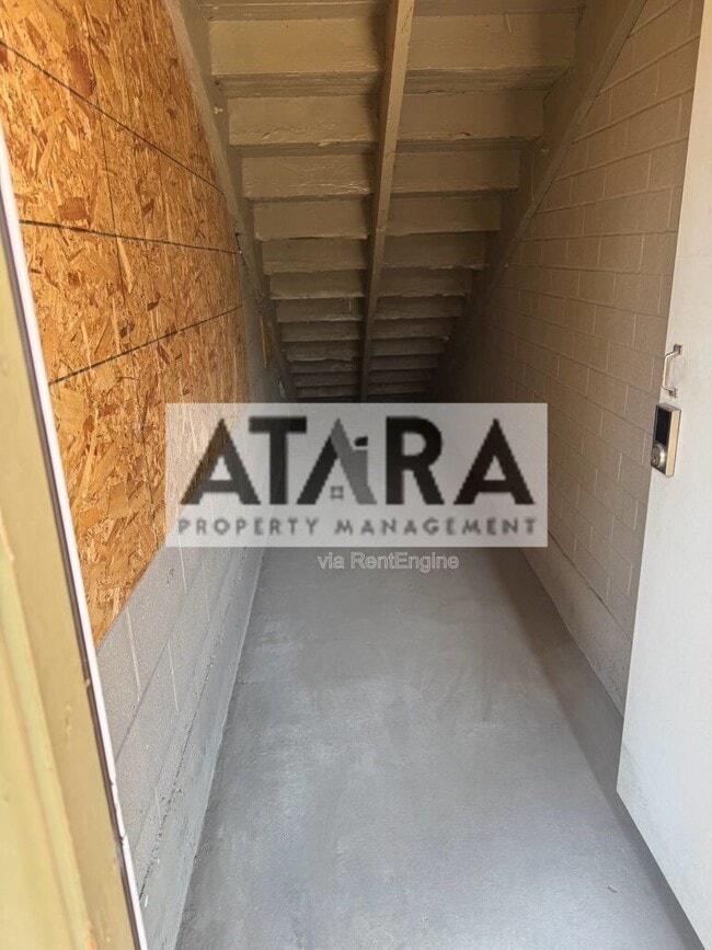 Building Photo - 650 N 300 W