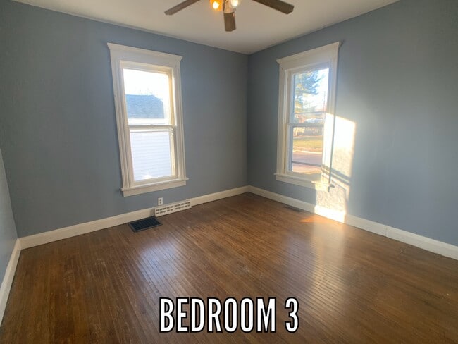 Building Photo - 1344 N Walnut St