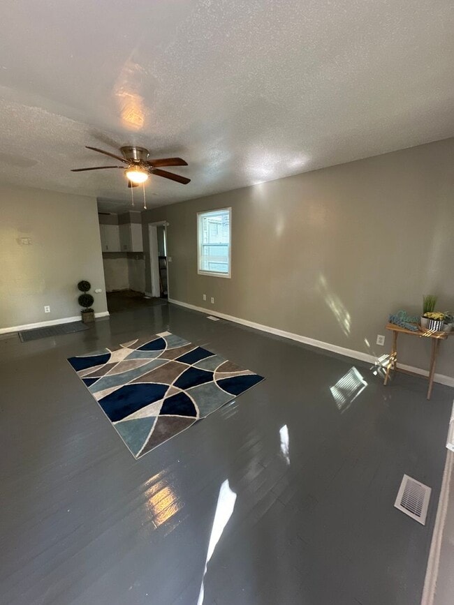 COMING SOON! 2 Bedroom house with LARGE yard! - COMING SOON!  2 Bedroom house with LARGE yard!