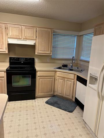 Building Photo - 554 Valley View Dr