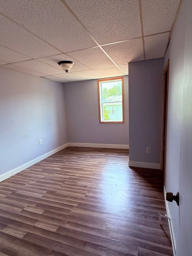 Building Photo - 703 Kenova