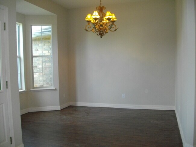 Building Photo - Kings Pointe Subdivision Just off E..Kings...