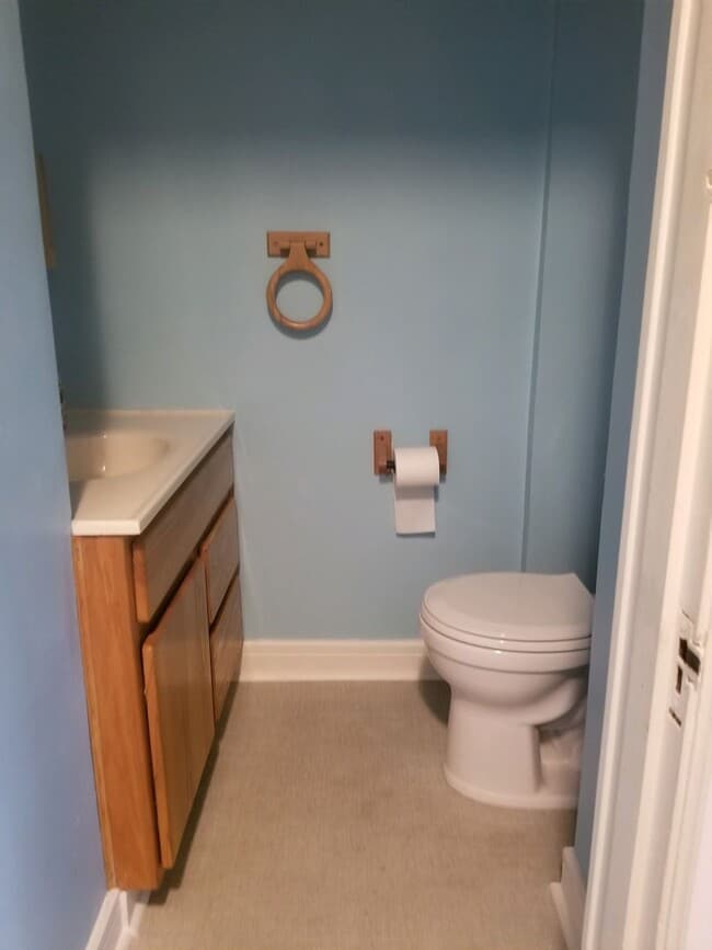 Building Photo - Charming 3 bedroom, 1.5 bathroom 1,448 sq....