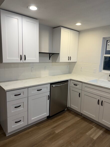 Building Photo - 2006 Cates St