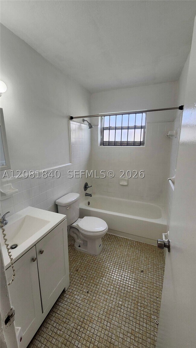 Building Photo - 15813 NW 38th Pl