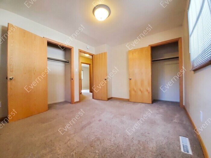 Building Photo - 1116 Juniper Ct