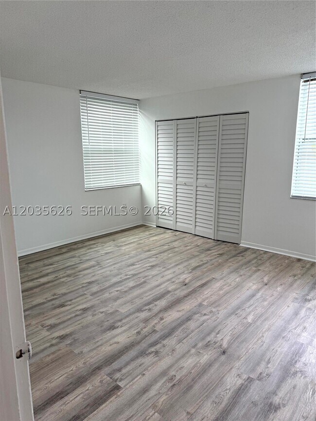 Building Photo - 802 NW 87th Ave