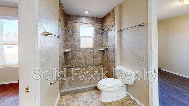 Building Photo - 212 Karr Rd