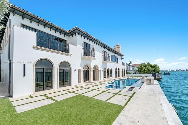 Building Photo - 1331 Bay Terrace