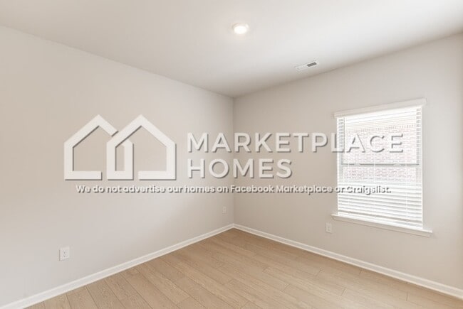 Building Photo - 206 Stockyard Cir