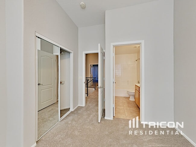 Building Photo - 7528 N 19th Ave