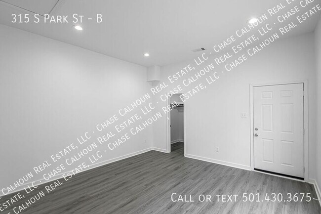 Building Photo - 315 S Park St