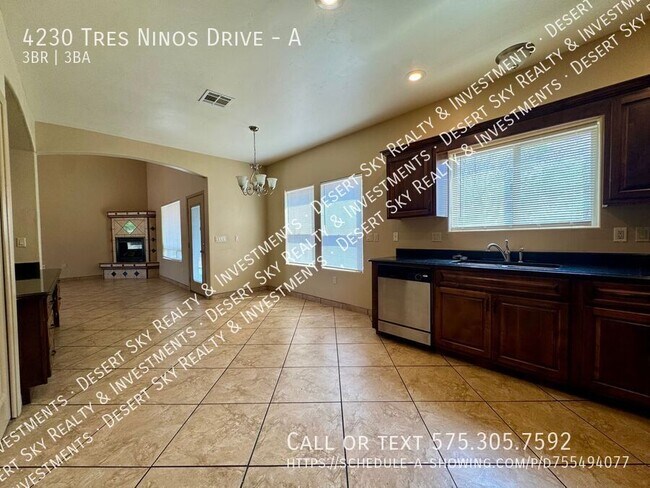 Building Photo - 4230 Tres Ninos Dr