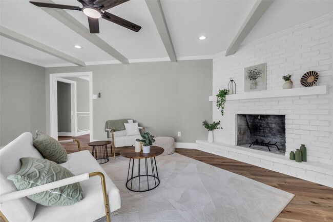 Building Photo - 3518 Shore Shadows Dr