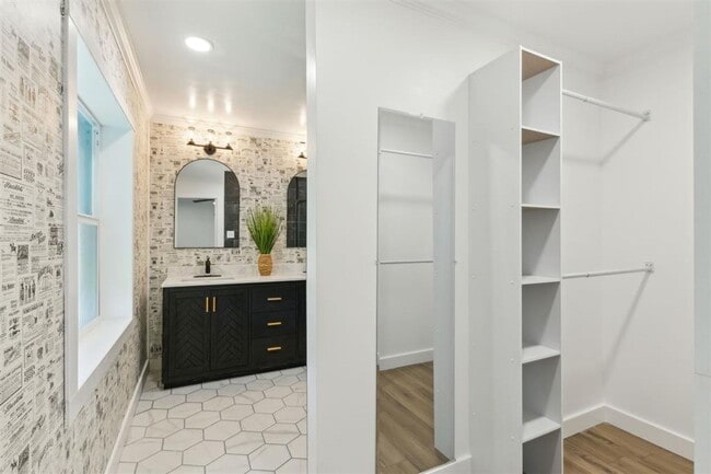 Building Photo - Fully Renovated Mid-Century Modern Home on Amelia Island – 3BR / 3BA