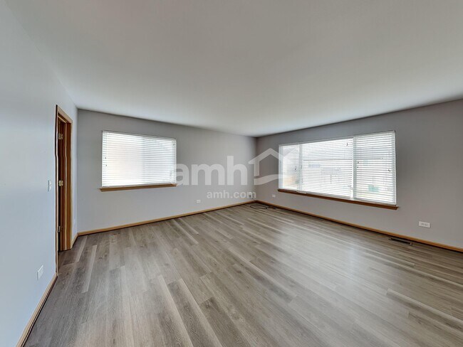 Building Photo - 39234 N Ogden Ln