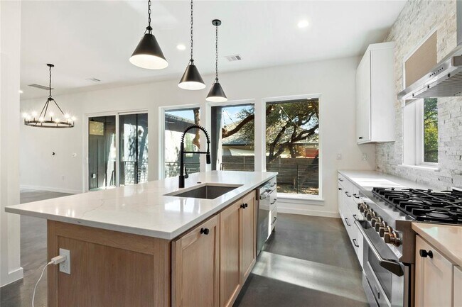 Building Photo - 18205 Fair Ln