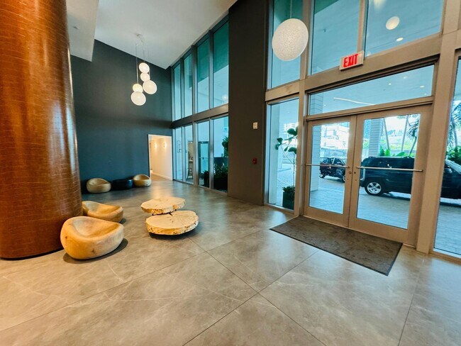 Building Photo - 350 S Miami Ave